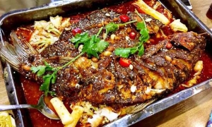 满客通：烤鱼店不为赚钱只为赚人气，狂收1200多人
